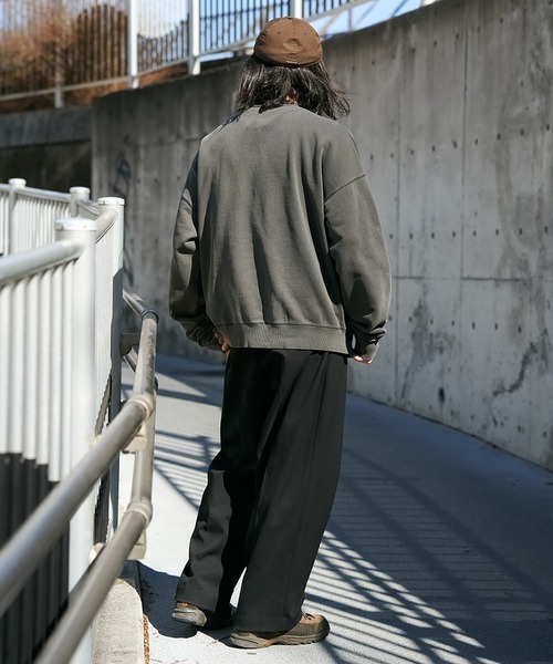 Goodwear（グッドウェア）の「【Goodwear】製品染めBIGトレーナー（スウェット・メンズ・グリーン/チャコール/ロイヤルブルー/ブルー系その他・LL/L/M/S）」の9枚目の写真