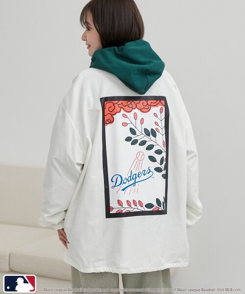 MLB(メジャーリーグベースボール)の「MLB別注 花札バックプリントコーチジャケット(その他アウター・メンズ・ネイビー/ブラック/ホワイト・L/M)」の4枚目の写真