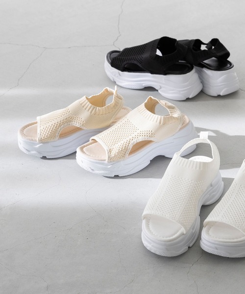 YELLOホワイト 厚底 スポーツサンダル 厚底スポーツサンダル | 【FOREVER 21 JAPAN】(フォーエバー