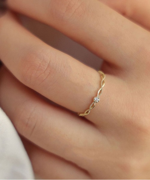 yu-ka(ユーカ)の「YU-KA:ビジューツイストデザインリング bijou twist design ring(リング・レディース・シルバー/ゴールド・FREE)」の2枚目の写真