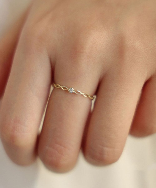 yu-ka(ユーカ)の「YU-KA:ビジューツイストデザインリング bijou twist design ring(リング・レディース・シルバー/ゴールド・FREE)」の3枚目の写真