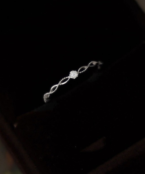 yu-ka(ユーカ)の「YU-KA:ビジューツイストデザインリング bijou twist design ring(リング・レディース・シルバー/ゴールド・FREE)」の5枚目の写真