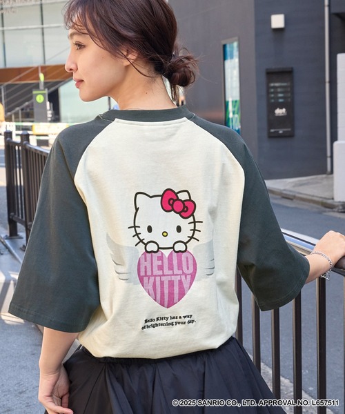 boohoo オーバーサイズ ハローキティ ハート プリント Tシャツ セール】【HELLO KITTY】別注 ハローキティデザイン刺繍