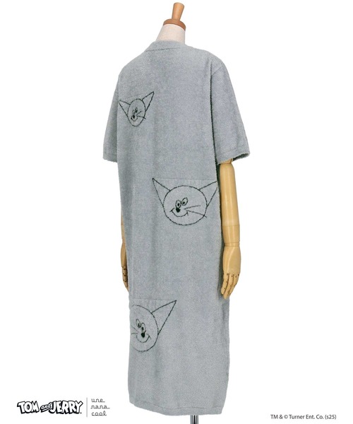 une nana cool(ウンナナクール)の「トムとジェリー × une nana cool なめらかふわふわワンピース(ルームワンピース・レディース・グレー/ブラック・M-L)」の5枚目の写真