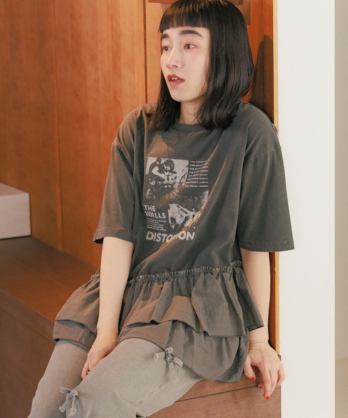 niko and...(ニコアンド)の「布帛コンビフリルロックTシャツ(Tシャツ/カットソー・レディース・オフホワイト/ブルー/チャコール/ライトグレー・LARGE/MEDIUM)」の4枚目の写真