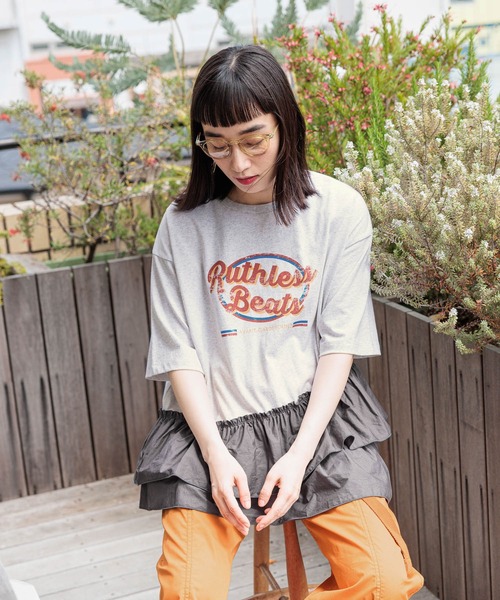 niko and...(ニコアンド)の「布帛コンビフリルロックTシャツ(Tシャツ/カットソー・レディース・オフホワイト/ブルー/チャコール/ライトグレー・LARGE/MEDIUM)」の3枚目の写真