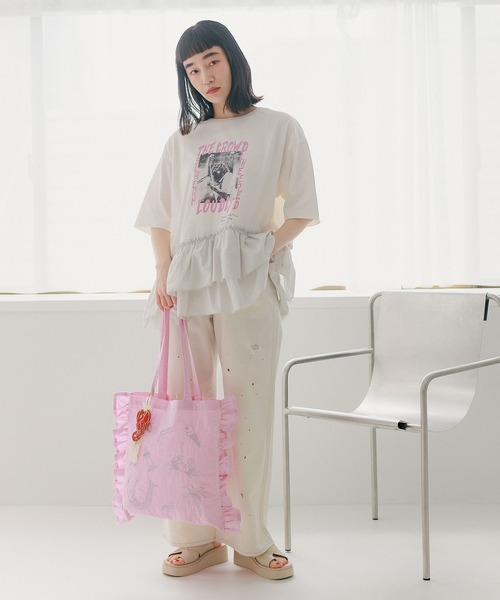 niko and...(ニコアンド)の「布帛コンビフリルロックTシャツ(Tシャツ/カットソー・レディース・オフホワイト/ブルー/チャコール/ライトグレー・LARGE/MEDIUM)」の6枚目の写真