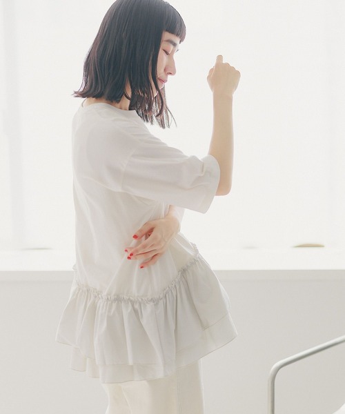 niko and...(ニコアンド)の「布帛コンビフリルロックTシャツ(Tシャツ/カットソー・レディース・オフホワイト/ブルー/チャコール/ライトグレー・LARGE/MEDIUM)」の12枚目の写真