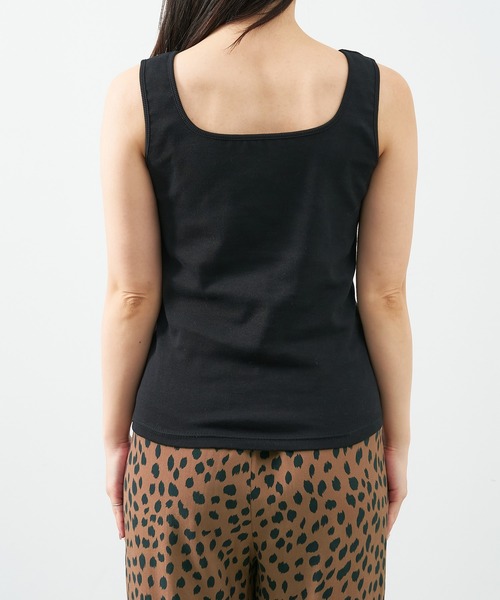 MICA&DEAL（マイカ＆ディール）の「スクエア2WAYタンクトップ（タンクトップ・レディース・ブラック/ホワイト/ベージュ・FREE）」の9枚目の写真