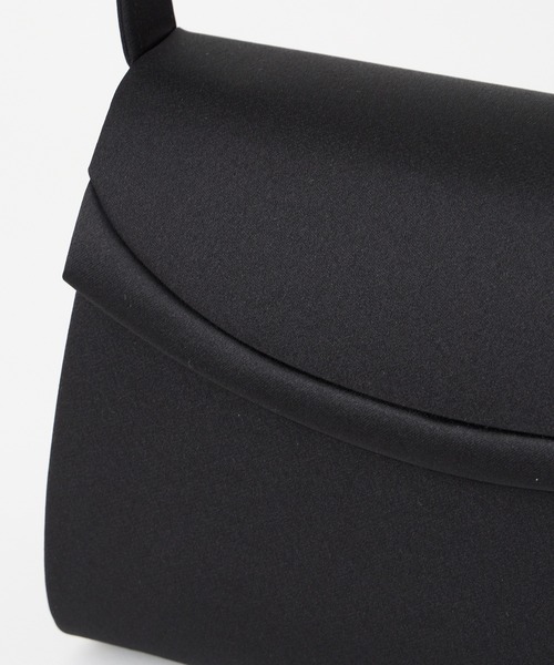 AIMER（エメ）の「【喪服・礼服用】ラウンドフラップブラックフォーマルバッグ（ハンドバッグ・レディース・ブラック・FREE）」の4枚目の写真