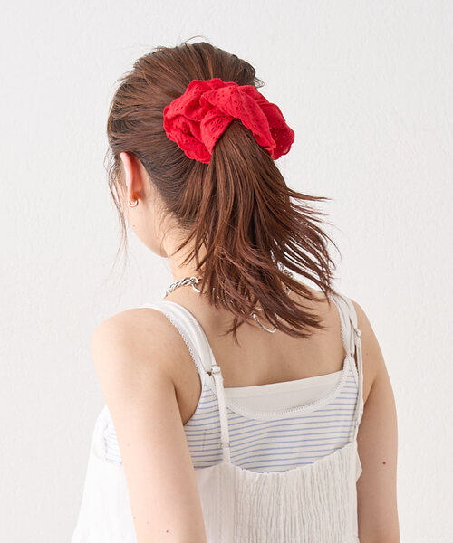 w closet(ダブルクローゼット)の「レースシュシュ(その他ヘアアクセサリー・レディース・アイボリー/レッド・FREE)」の12枚目の写真