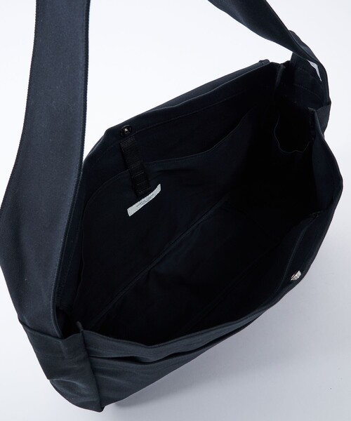 yorozu(ヨロズ)の「YOROZU フラップショルダーBAG(ショルダーバッグ・レディース・アイボリー/ブラック・FREE)」の5枚目の写真