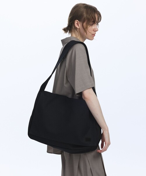 yorozu(ヨロズ)の「YOROZU フラップショルダーBAG(ショルダーバッグ・レディース・アイボリー/ブラック・FREE)」の15枚目の写真