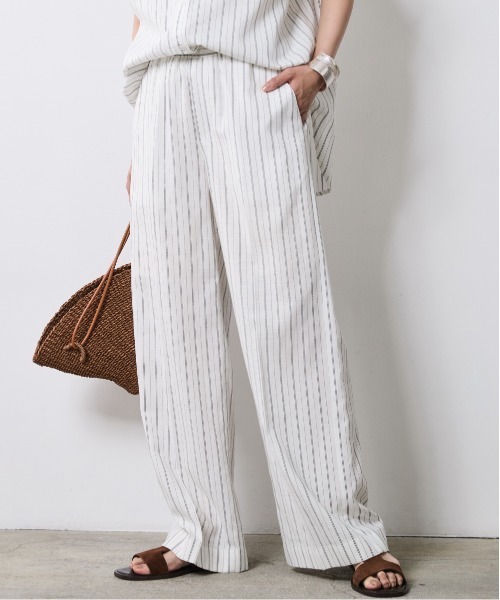 CHIC STYLE(シックスタイル)の「ストライプリラックスパンツ(ペチパンツ付)<大きいサイズ有>シックスタイル(その他パンツ・レディース・ホワイト系/ネイビー系・M/L/LL/3L/4L/5L)」の1枚目の写真