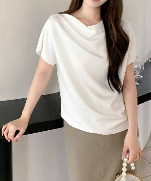by LEGNA(バイレグナ)の「ニュアンスネックフレンチスリーブTシャツ(Tシャツ/カットソー・レディース・チャコール/ブラック系/ホワイト/チャコールグレー/ブラック/ホワイト系/グレイッシュベージュ・FREE)」の2枚目の写真