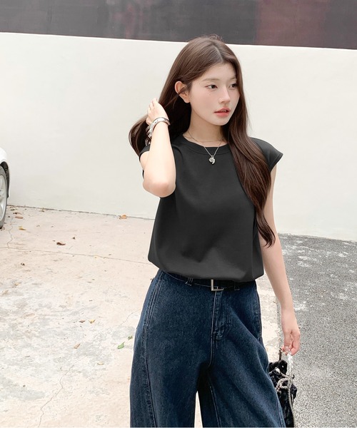by LEGNA(バイレグナ)の「ニュアンスネックフレンチスリーブTシャツ(Tシャツ/カットソー・レディース・チャコール/ブラック系/ホワイト/チャコールグレー/ブラック/ホワイト系/グレイッシュベージュ・FREE)」の14枚目の写真