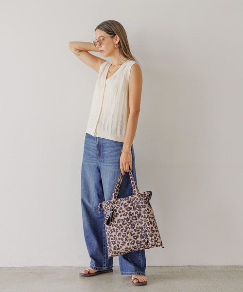 BAYFLOW(ベイフロー)の「カットフリンジニットベスト(ベスト・レディース・ブルー/アイボリー/ブラック・FREE)」の10枚目の写真