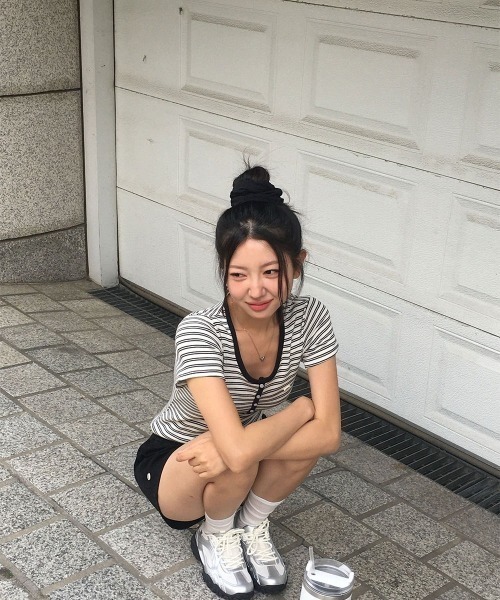 BEIDELLI（ベイデリー）の「[MADE] ストライプUネック半袖Tシャツ（Tシャツ/カットソー・レディース・キャメル/ピンク/ネイビー/ブラック/ブルー/グレー・FREE）」の11枚目の写真