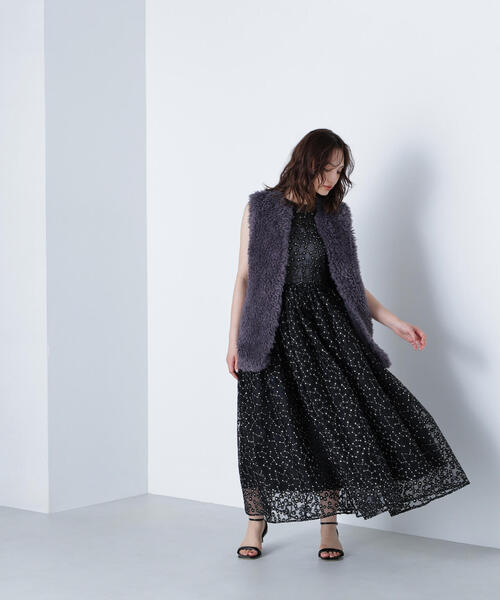 NATURAL BEAUTY BASIC(ナチュラルビューティーベーシック)の「◇【BLANC】カーリーフェイクファージレ(その他アウター・レディース・オフホワイト/チャコールグレー・FREE)」の4枚目の写真