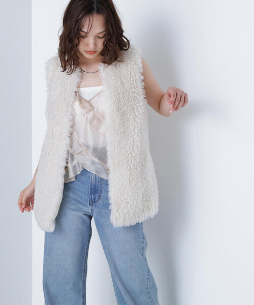 NATURAL BEAUTY BASIC(ナチュラルビューティーベーシック)の「◇【BLANC】カーリーフェイクファージレ(その他アウター・レディース・オフホワイト/チャコールグレー・FREE)」の12枚目の写真