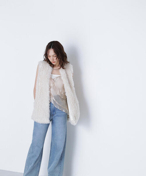 NATURAL BEAUTY BASIC(ナチュラルビューティーベーシック)の「◇【BLANC】カーリーフェイクファージレ(その他アウター・レディース・オフホワイト/チャコールグレー・FREE)」の16枚目の写真
