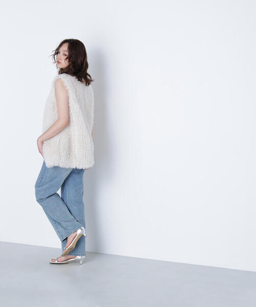 NATURAL BEAUTY BASIC(ナチュラルビューティーベーシック)の「◇【BLANC】カーリーフェイクファージレ(その他アウター・レディース・オフホワイト/チャコールグレー・FREE)」の17枚目の写真