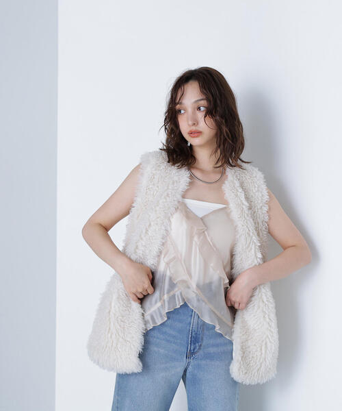 NATURAL BEAUTY BASIC(ナチュラルビューティーベーシック)の「◇【BLANC】カーリーフェイクファージレ(その他アウター・レディース・オフホワイト/チャコールグレー・FREE)」の18枚目の写真