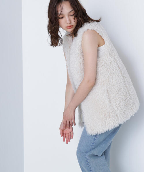 NATURAL BEAUTY BASIC(ナチュラルビューティーベーシック)の「◇【BLANC】カーリーフェイクファージレ(その他アウター・レディース・オフホワイト/チャコールグレー・FREE)」の19枚目の写真