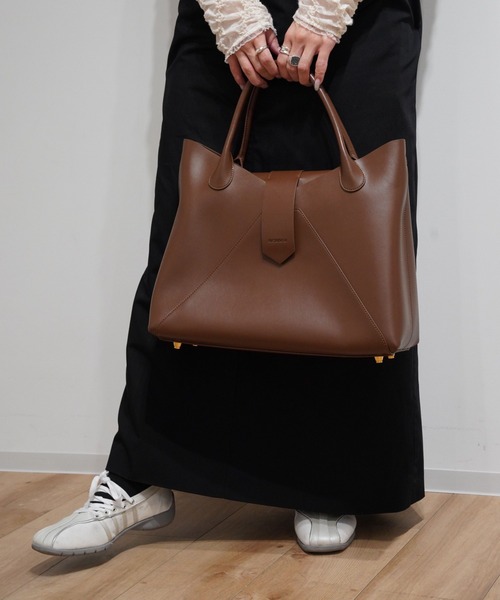 HASHIBAMI(ハシバミ)の「HASHIBAMI/ハシバミ/フェズヨコナガ゙A4バッグ(ショルダーバッグ・レディース・ブラウン・FREE)」の1枚目の写真