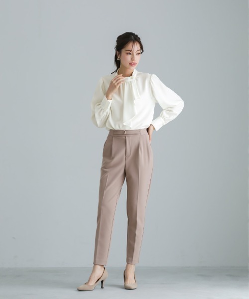 WHITE JOOLA（ホワイトジョーラ）の「【 洗える 】  ソフトツイル・アシンメトリーフリルブラウス（シャツ/ブラウス・レディース・ベージュ/サックスブルー/オフホワイト・S/M/L）」の7枚目の写真