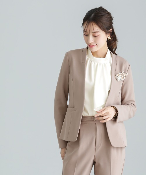 WHITE JOOLA（ホワイトジョーラ）の「【 洗える 】  ソフトツイル・アシンメトリーフリルブラウス（シャツ/ブラウス・レディース・ベージュ/サックスブルー/オフホワイト・S/M/L）」の8枚目の写真