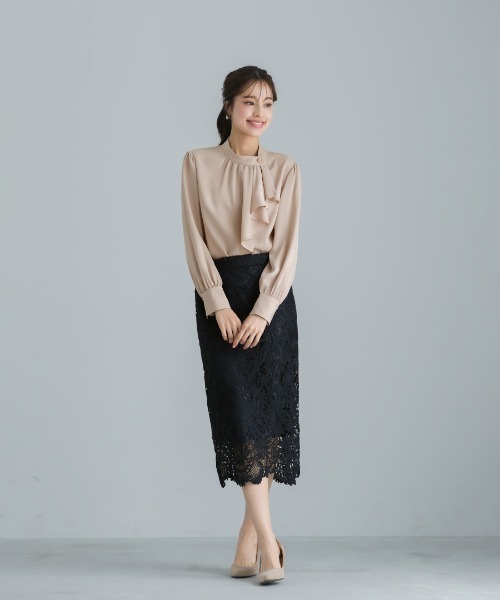 WHITE JOOLA（ホワイトジョーラ）の「【 洗える 】  ソフトツイル・アシンメトリーフリルブラウス（シャツ/ブラウス・レディース・ベージュ/サックスブルー/オフホワイト・S/M/L）」の9枚目の写真