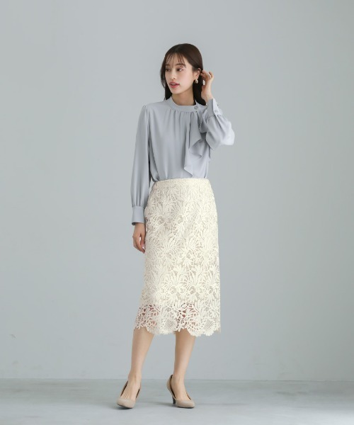 WHITE JOOLA（ホワイトジョーラ）の「【 洗える 】  ソフトツイル・アシンメトリーフリルブラウス（シャツ/ブラウス・レディース・ベージュ/サックスブルー/オフホワイト・S/M/L）」の14枚目の写真