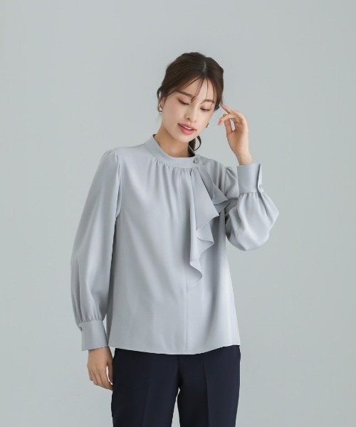 WHITE JOOLA（ホワイトジョーラ）の「【 洗える 】  ソフトツイル・アシンメトリーフリルブラウス（シャツ/ブラウス・レディース・ベージュ/サックスブルー/オフホワイト・S/M/L）」の16枚目の写真