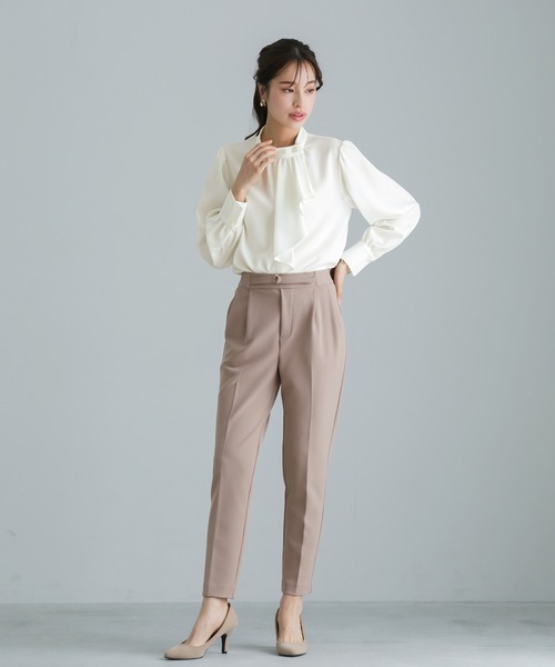 WHITE JOOLA（ホワイトジョーラ）の「【 クチュールライク 】  ソフトツイル・アシンメトリーフリルブラウス（シャツ/ブラウス・レディース・ベージュ/サックスブルー/オフホワイト・S/M/L）」の4枚目の写真