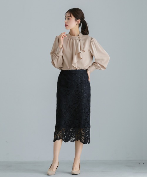 WHITE JOOLA（ホワイトジョーラ）の「【 クチュールライク 】  ソフトツイル・アシンメトリーフリルブラウス（シャツ/ブラウス・レディース・ベージュ/サックスブルー/オフホワイト・S/M/L）」の9枚目の写真