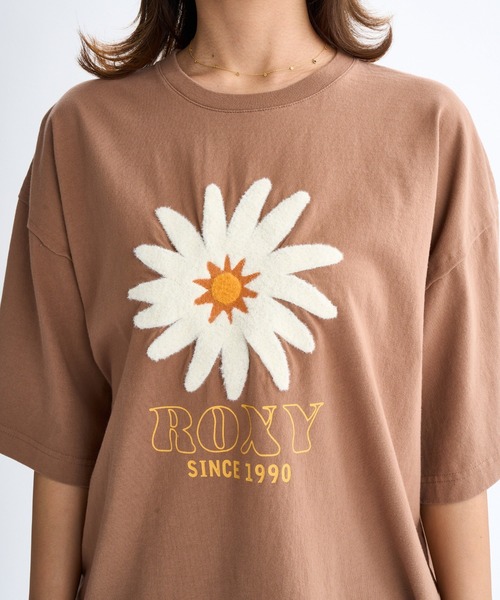 ROXY(ロキシー)の「BELLIS S/S TEE /ロキシーフラワー刺繍ドロップショルダークルーネック半袖Tシャツ(Tシャツ/カットソー・レディース・ブラック/ピンク/ホワイト/ベージュ・LARGE/MEDIUM/SMALL)」の22枚目の写真