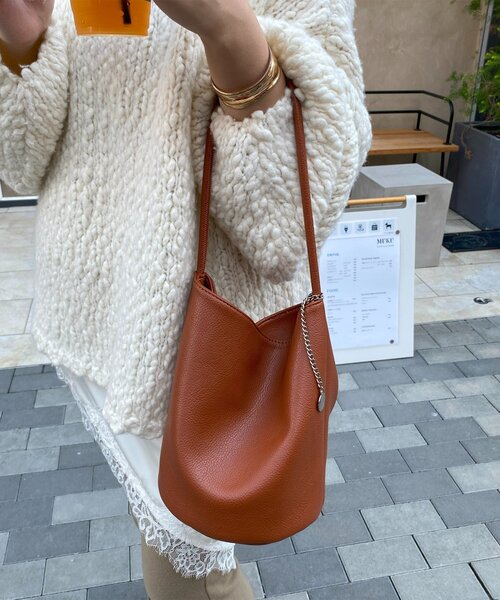 DouDou（ドゥドゥ）の「【インフルエンサー SAKURA企画】バケツ型ショルダーバッグ（ショルダーバッグ・レディース・ブラック/ブルー/ブラウン・FREE）」の14枚目の写真