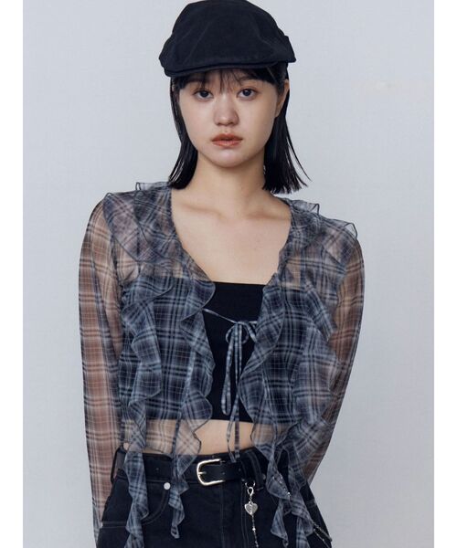 EMODA（エモダ）の「ラッフルハングクロップドブラウス（シャツ/ブラウス・レディース・ブラック/グレー/ベージュ・FREE）」の4枚目の写真