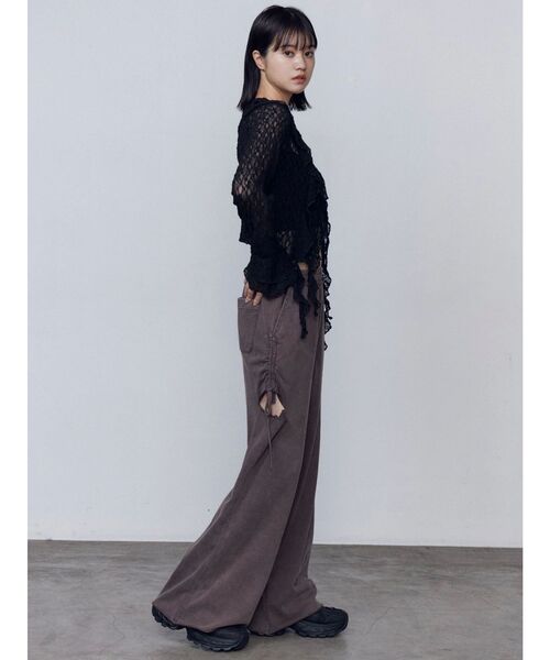 EMODA（エモダ）の「ラッフルハングクロップドブラウス（シャツ/ブラウス・レディース・ブラック/グレー/ベージュ・FREE）」の16枚目の写真