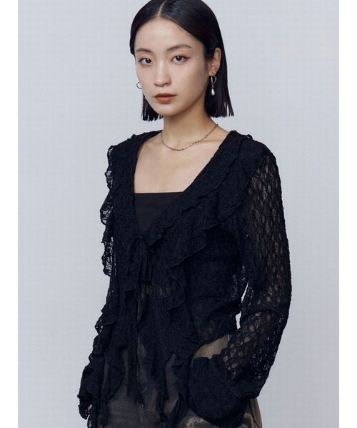 EMODA（エモダ）の「ラッフルハングクロップドブラウス（シャツ/ブラウス・レディース・ブラック/グレー/ベージュ・FREE）」の19枚目の写真