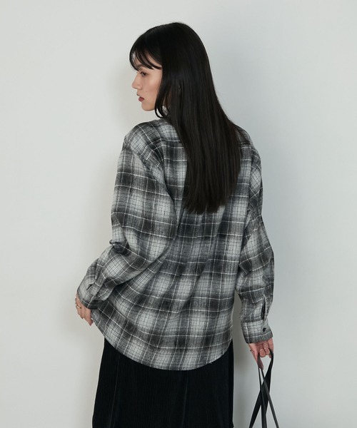 forksy.(フォルクシー)の「【forksy.】ブリーチ加工オンブレチェックオーバーサイズシャツ(シャツ/ブラウス・レディース・ブルー系/ブラック系/イエロー系・FREE)」の10枚目の写真