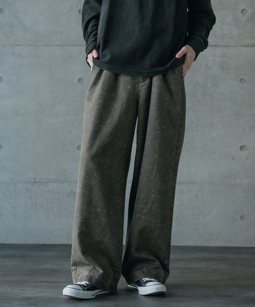 RATTLE TRAP(ラトルトラップ)の「スエードコーティングツータックワイドパンツ(その他パンツ・メンズ・ブラック/グレー・L/M)」の1枚目の写真