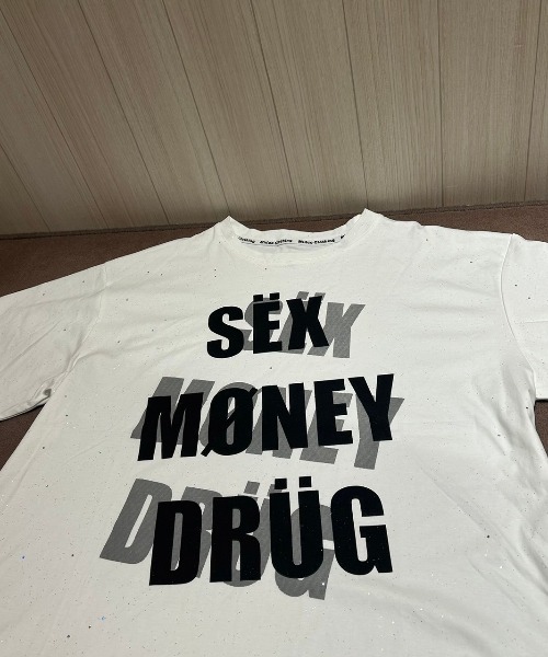 LETee(レティー)の「ロゴプリントビッグティーシャツ(Tシャツ/カットソー・レディース・ホワイト/ブラック・FREE)」の4枚目の写真