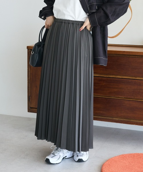 Green　Parks（グリーンパークス）の「サテン変形プリーツスカート（スカート・レディース・ブラウン/グリーン/ブラック/チャコールグレー・FREE）」の2枚目の写真