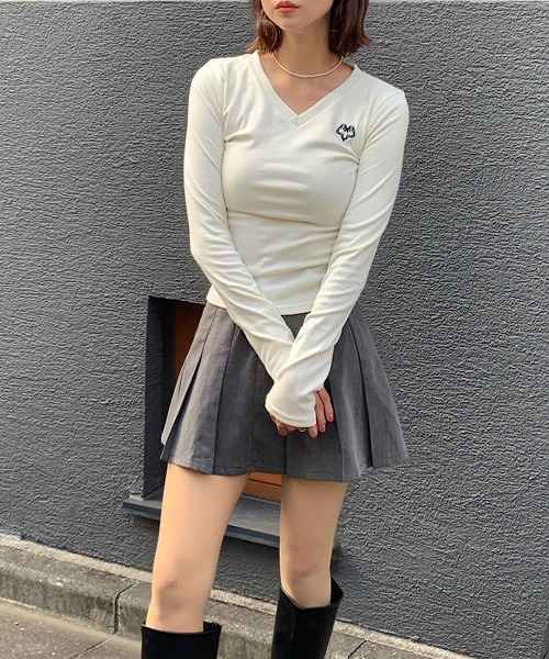 Teem Store（チームストア）の「【秋冬新作】Vネックワンポイントニットソー（ニット/セーター・レディース・ホワイト/ピンク/ブラック・M/L）」の9枚目の写真