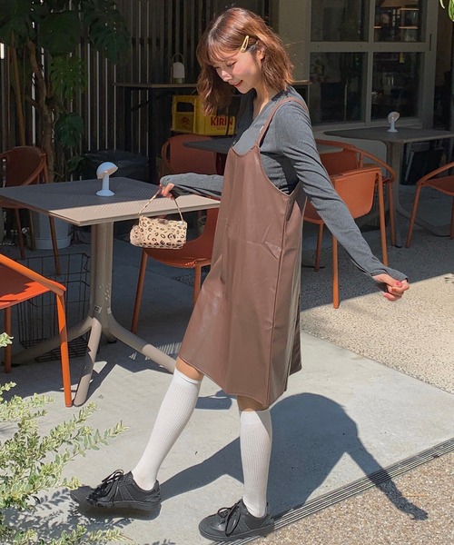 Teem Store（チームストア）の「【秋冬新作】Vネックワンポイントニットソー（ニット/セーター・レディース・ホワイト/ピンク/ブラック・M/L）」の7枚目の写真