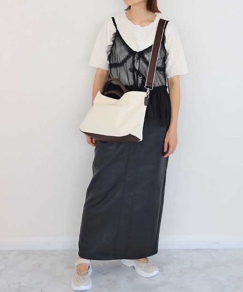 Bleu Bleuet(ブルーブルーエ)の「キャンバス合皮2WAYトートバッグ(トートバッグ・レディース・キナリ/カーキ/ブラック・FREE)」の4枚目の写真
