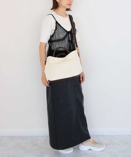 Bleu Bleuet(ブルーブルーエ)の「キャンバス合皮2WAYトートバッグ(トートバッグ・レディース・キナリ/カーキ/ブラック・FREE)」の6枚目の写真