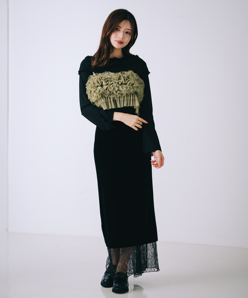 SELFIST(セルフィスト)の「【2点セット】フリルオフショルカットソー×フリルビスチェ(Tシャツ/カットソー・レディース・グレー/ブラック/アイボリー・フリー)」の5枚目の写真